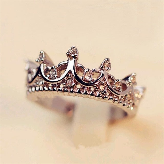 FAMSHIN Fashion Vintage Silver Crystal Drill Hollow Crown Shaped Queen Temperament Rings For Women Party Wedding Ring Jewelry
